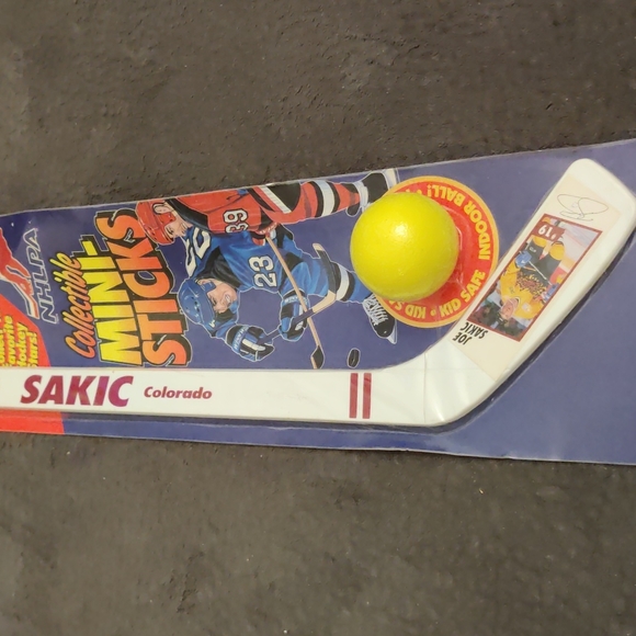 Collectible Mini- Sticks NHLPA - Picture 4 of 5